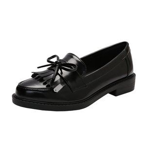 Round toe slip-on flat